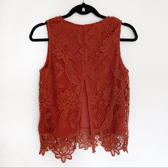 Lace Tank with Back Slit - Picture 5 of 6